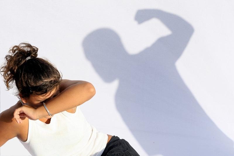 Виновным в семейном насилии запретят приближаться к жертвам